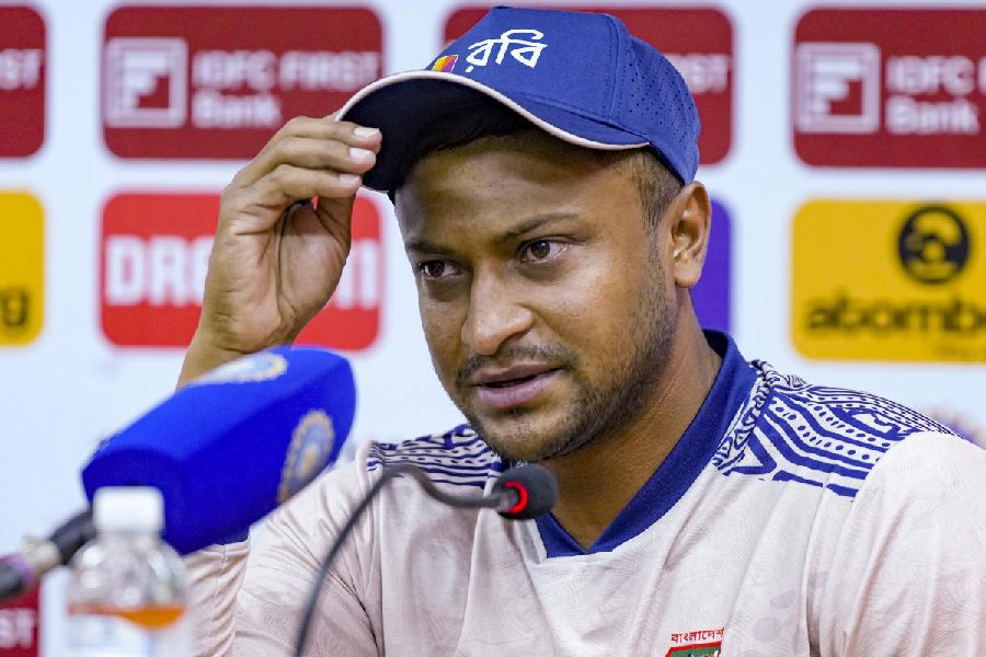 Shakib Al Hasan Historic 💥 500th T20 Wicket in Stunning Win