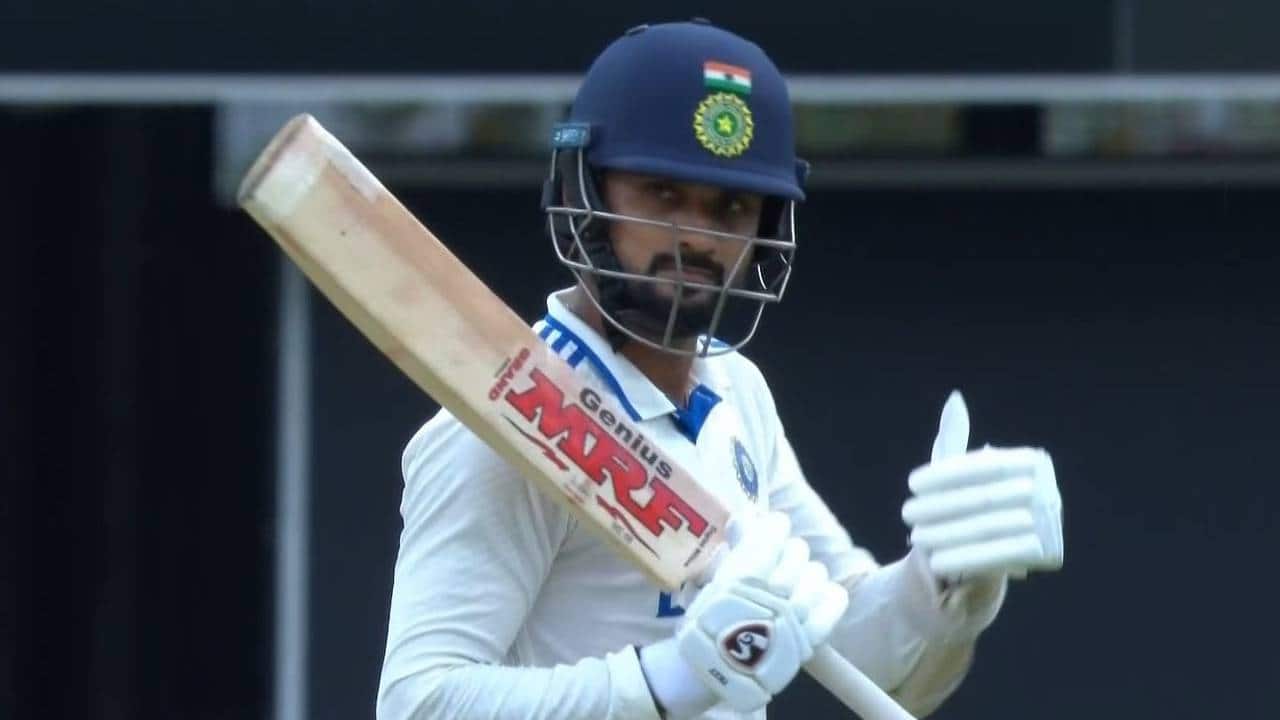 India Build Strong Lead at Lunch on Day 3